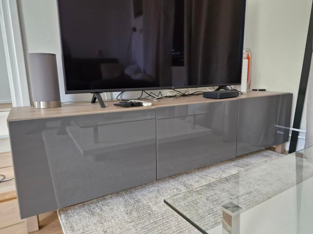 IKEA Besta TV-meubel met hoogglans grijze deuren, 150 tot 200 cm, Ophalen of Verzenden, Zo goed als nieuw, Minder dan 100 cm