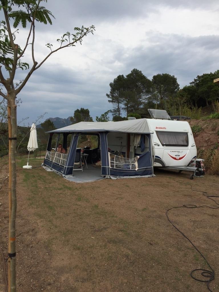 Dethleffs Camper Lifestyle 510 DB Jubileum, Dethleffs, 5 tot 6 meter, 1000 - 1250 kg, Kluisje
