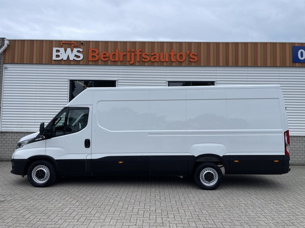 Iveco Daily 35S14V 2.3 Himatic automaat L4H2 / laadruimte 47, Auto's, Gebruikt, Wit, Bedrijf, Diesel