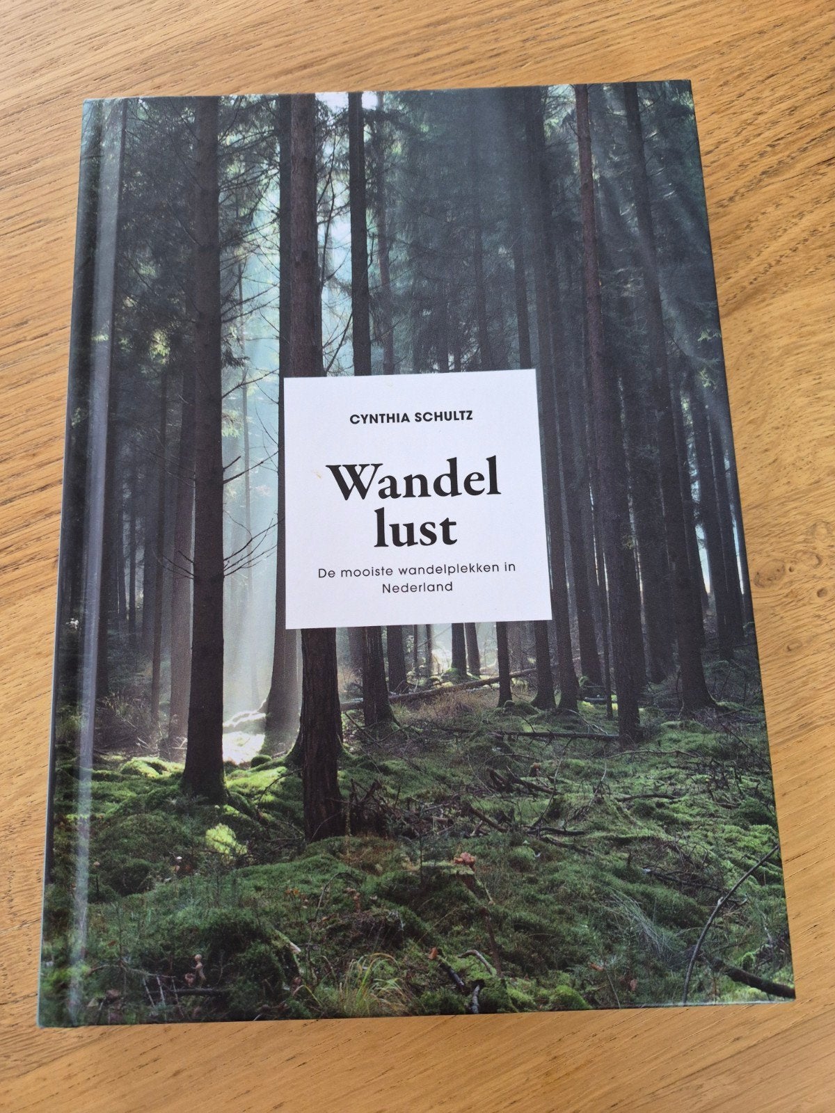 Wandel Lust: De mooiste wandelplekken in Nederland, Overige merken, Fiets- of Wandelgids, Ophalen of Verzenden, Zo goed als nieuw