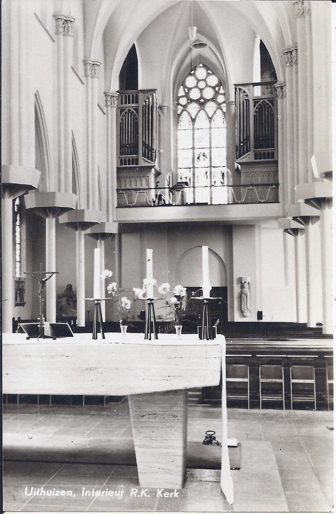 Uithuizen Interieur RK kerk Oude ansichtkaart (A1341), Verzamelen, Ophalen of Verzenden, 1960 tot 1980, Ongelopen