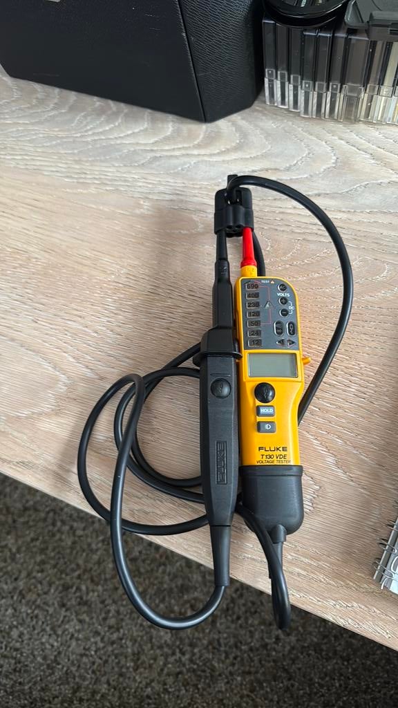 Fluke T130 ( duspel), Ophalen of Verzenden, Zo goed als nieuw, Multimeter