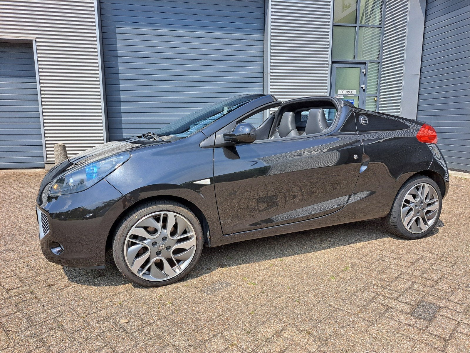Renault Wind 1.6 16V Exception 133pk 2011 Zwart, Auto's, Euro 5, Zwart, 4 cilinders, Cabriolet