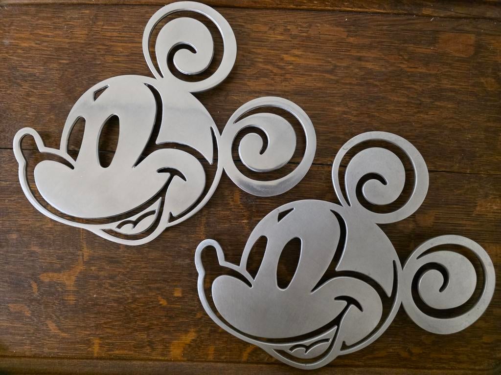 Disney Mickey Mouse metalen pannenonderzetter 2x, Ophalen of Verzenden, Mickey Mouse, Gebruikt, Overige typen