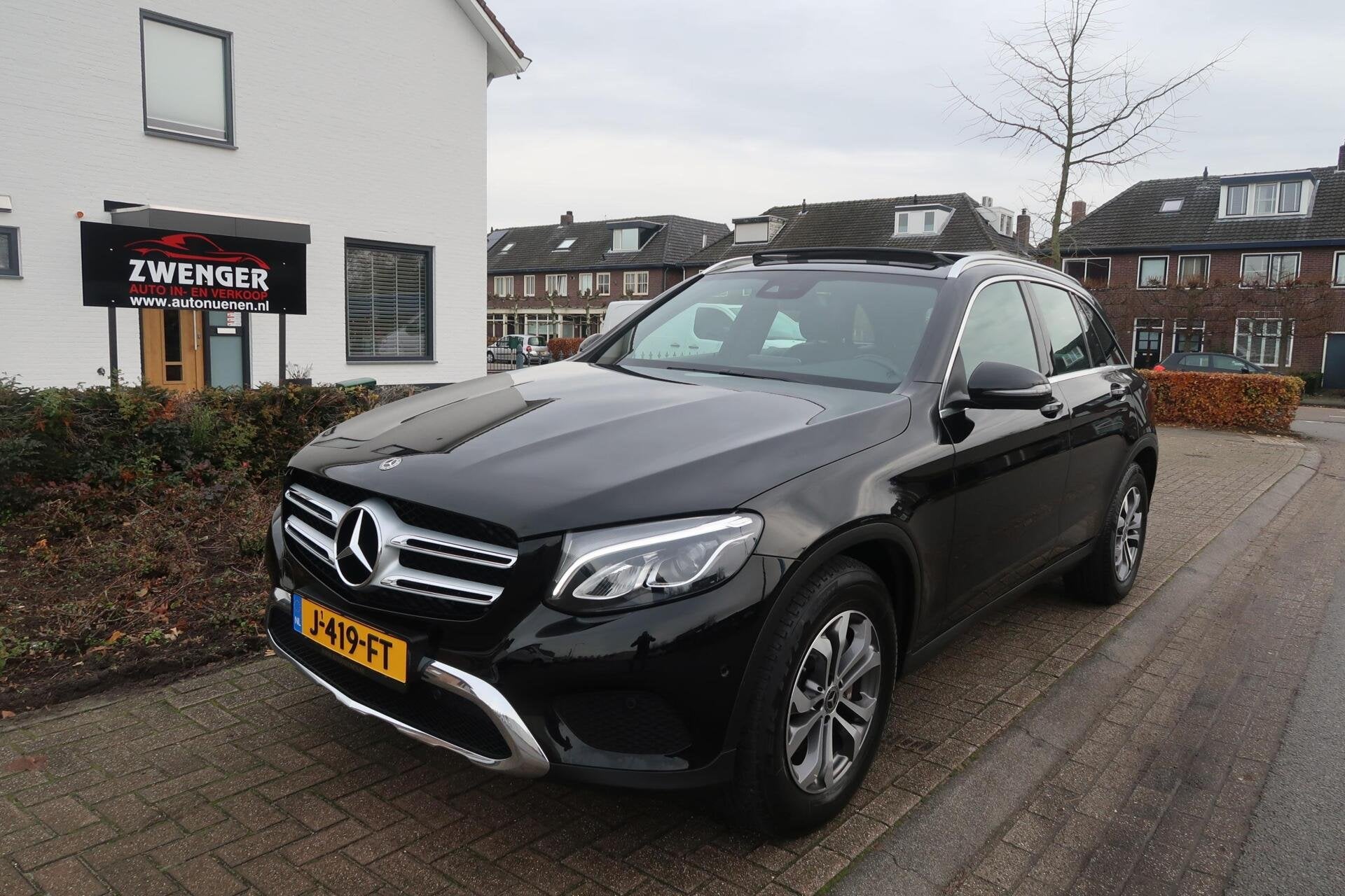 Mercedes GLC-klasse 250 4MATIC PANORAMADAK|AMG-INTERIEUR|NAV, Lichtsensor, Gebruikt, 4 cilinders, Zwart
