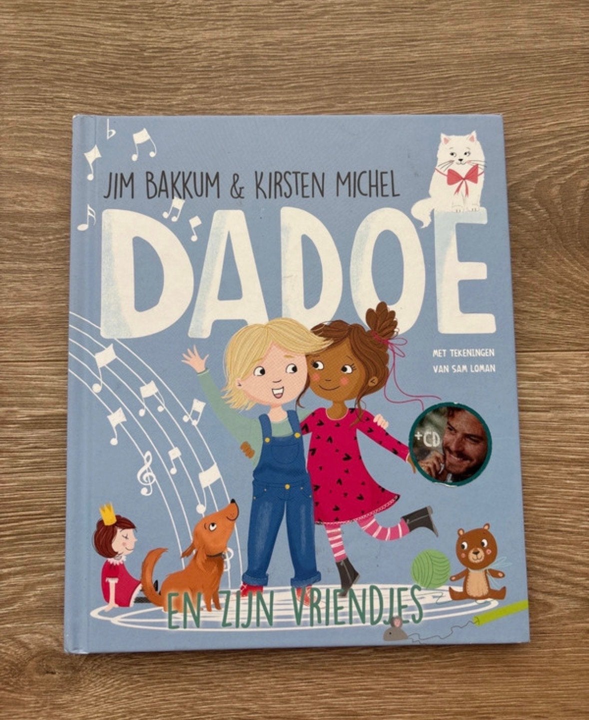 Dadoe en zijn vriendjes - Jim Bakkum / Kirsten Michel + cd, Fictie algemeen, Jongen of Meisje, Ophalen of Verzenden, Zo goed als nieuw