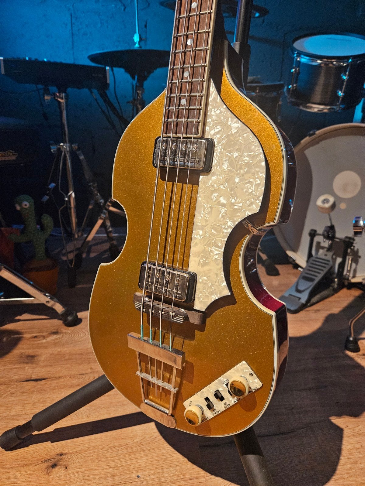 Höfner 500/1 vioolbas Limited Goldtop Edition, Ophalen of Verzenden, Zo goed als nieuw, Semi-akoestisch