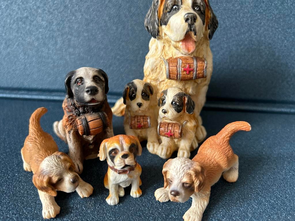 Set van 5 Sint Bernard honden beeldjes, deels Schleich, Ophalen of Verzenden, Zo goed als nieuw