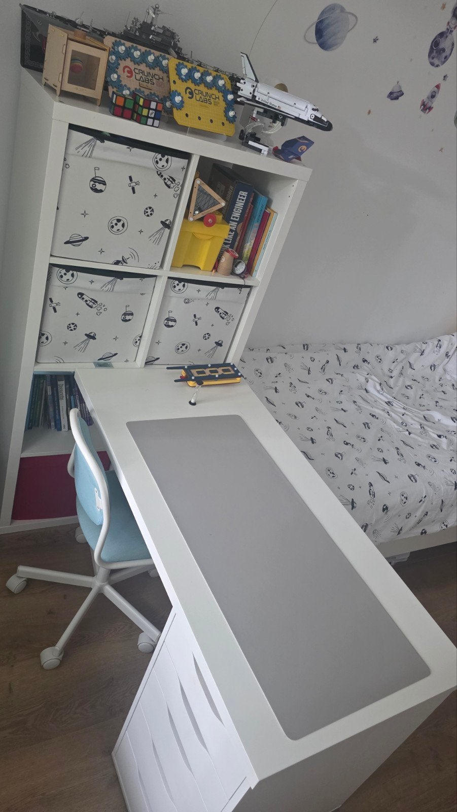 IKEA kinder bureau met opbergruimte, Huis en Inrichting, Ophalen, Opbergruimte, Gebruikt, Spaanplaat of MDF