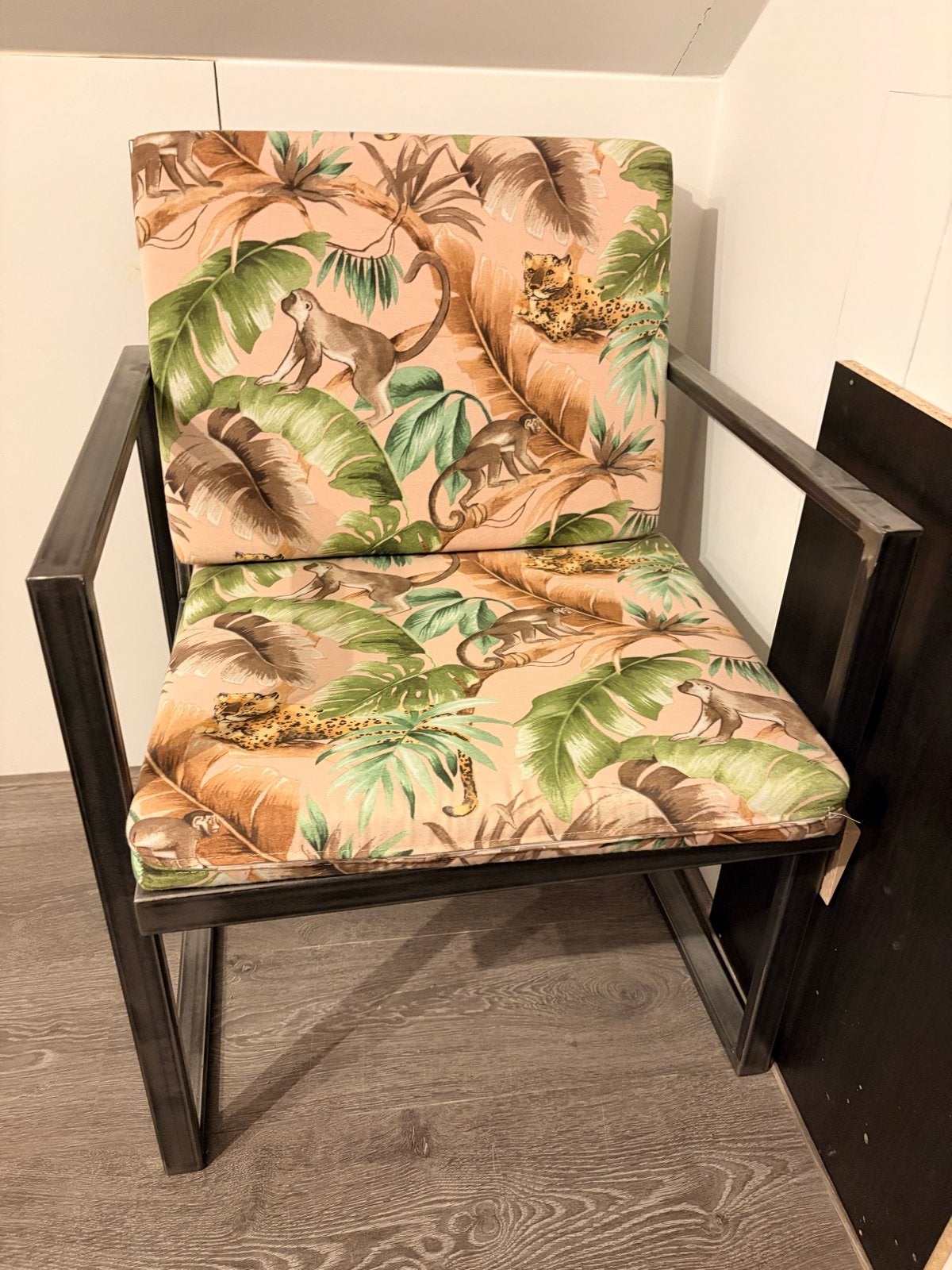 Unieke fauteuil met jungleprint en metalen frame, Ophalen, Overige kleuren, Zo goed als nieuw, Metaal