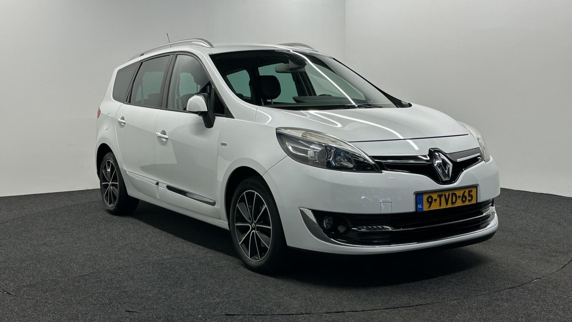 Renault Scenic 1.5 dCi Bose TREKHAAK NAVI CRUISE ECC LM., Auto's, Voorwielaandrijving, Euro 5, Stof, Gebruikt