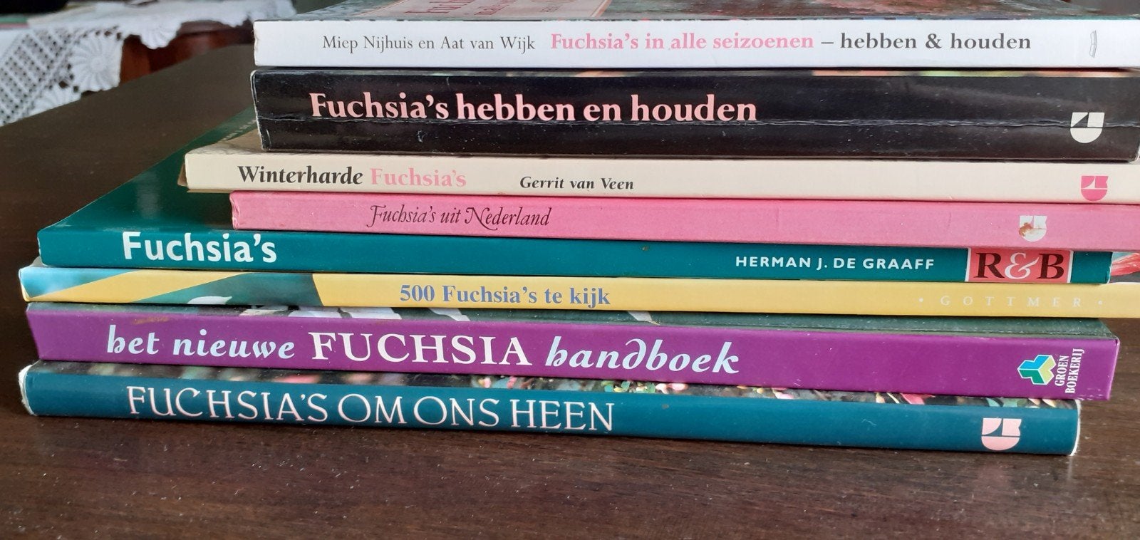 8 Fuchsia boeken - Alles over Fuchsia's, Boeken, Ophalen, Gelezen, Tuinieren en Tuinplanten