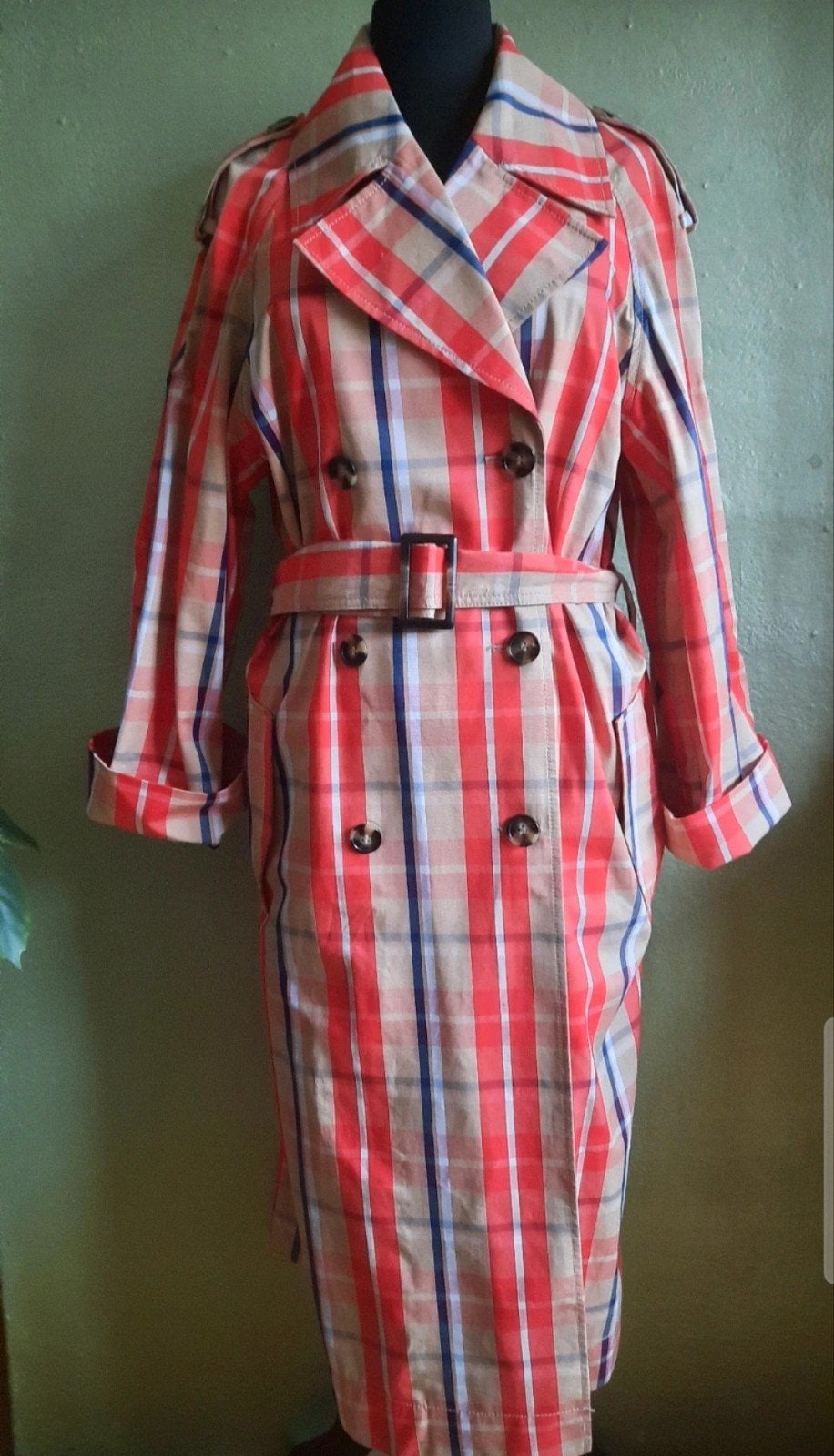 Geruite trenchcoat in rood, beige en blauw, Maat 38/40 (M), Meerkleurig, Ophalen of Verzenden, Onbekend