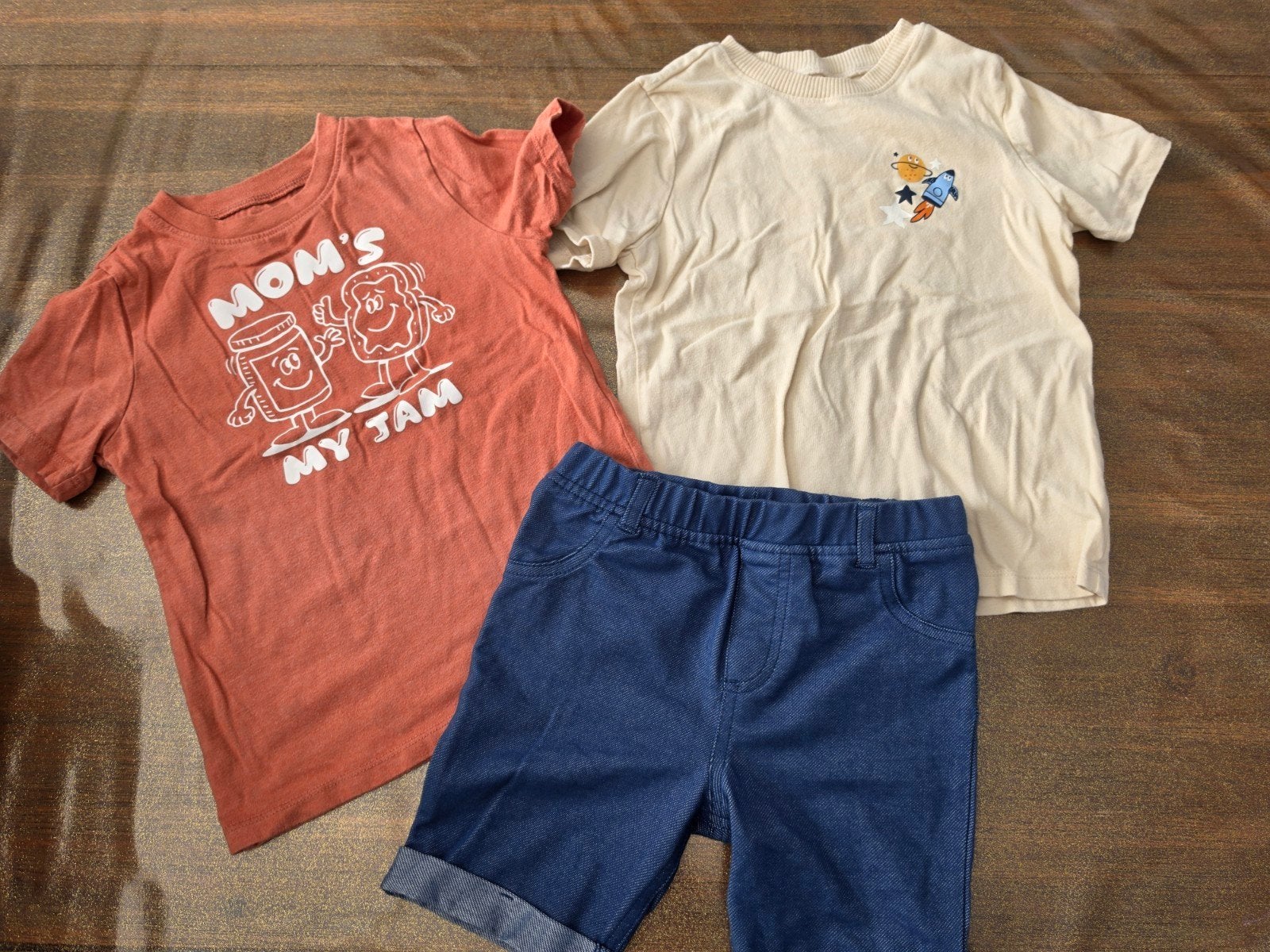 Set van 2 T-shirts en korte broek voor jongens, Ophalen of Verzenden, Gebruikt, Garanimals, Jongen