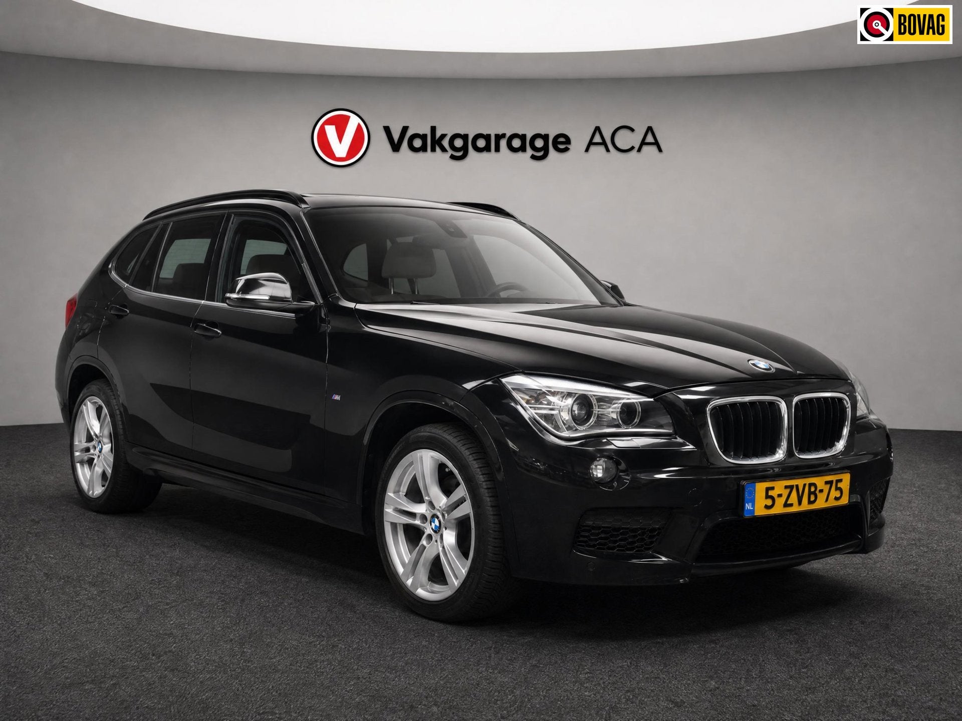 BMW X1 SDrive20i High Executive // PANO // NAVI // LEDER //, Auto's, 4 cilinders, Zwart, 184 pk, SUV of Terreinwagen