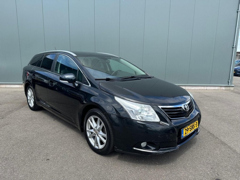 Toyota Avensis wagon 1.8 VVTi Business CAMERA | LEDER | TREK, Auto's, Toyota, Automaat, Euro 5, 15 km/l, Avensis