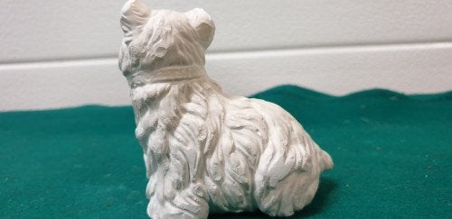 beeld hond wit aardewerk, Verzamelen, Beelden en Beeldjes, Ophalen of Verzenden