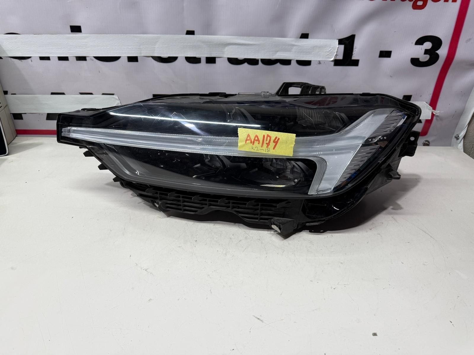 Volvo XC60 Koplamp, Auto-onderdelen, Gebruikt, -, -, Ophalen of Verzenden