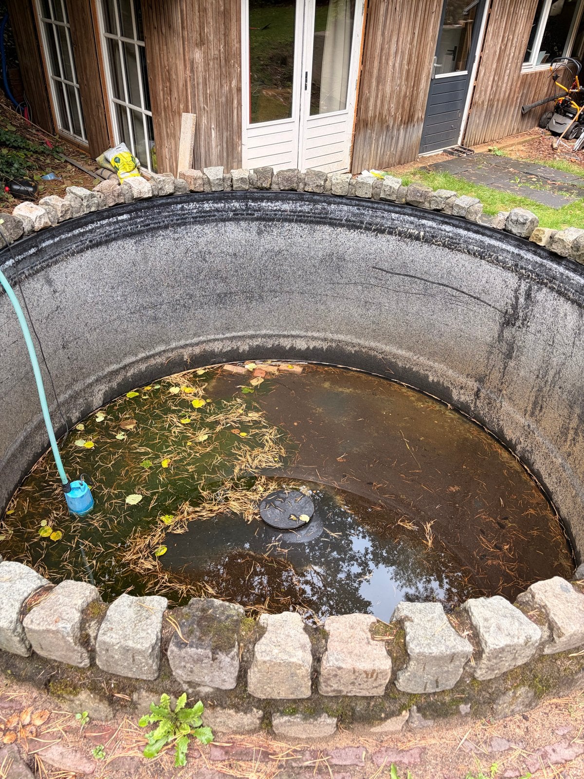 HDPE vijverbak Ø350x150 – 14.000L + filters & pomp, Ophalen, Gebruikt