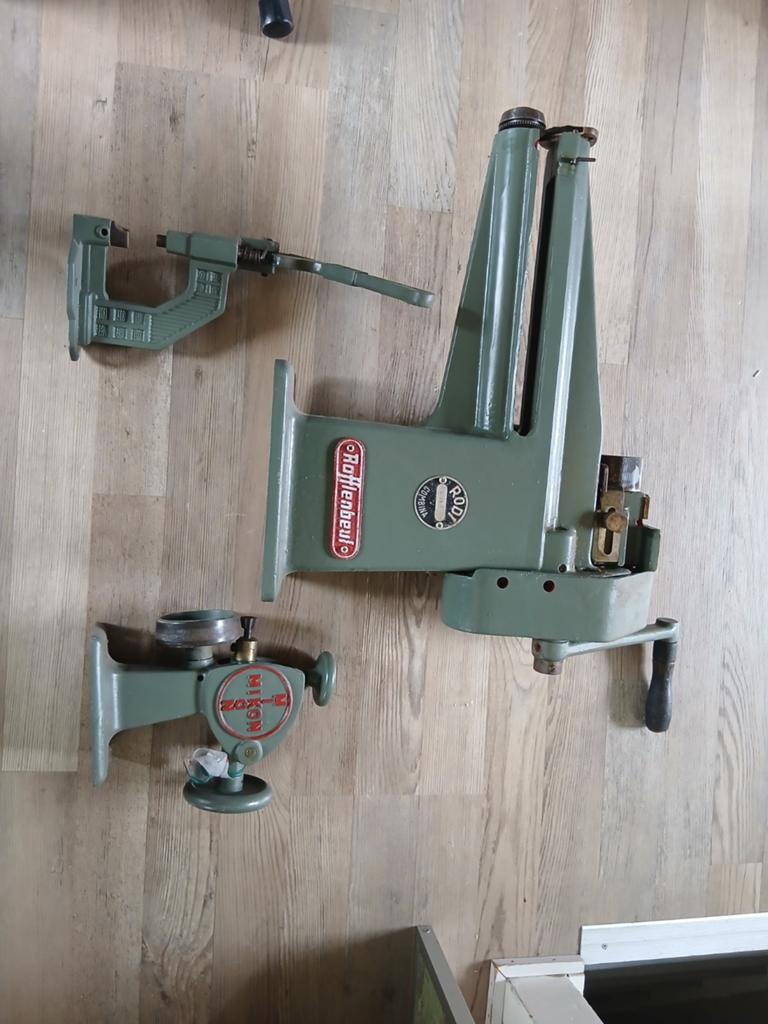 Schoenmakers gereedschap, Ophalen