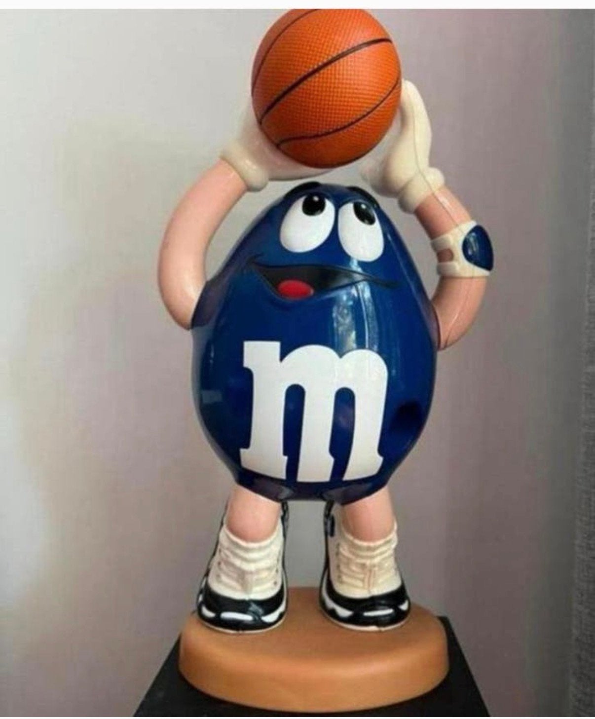 Vintage M&M snoep Dispenser Basketbal, Ophalen of Verzenden, Zo goed als nieuw, Gebruiksvoorwerp