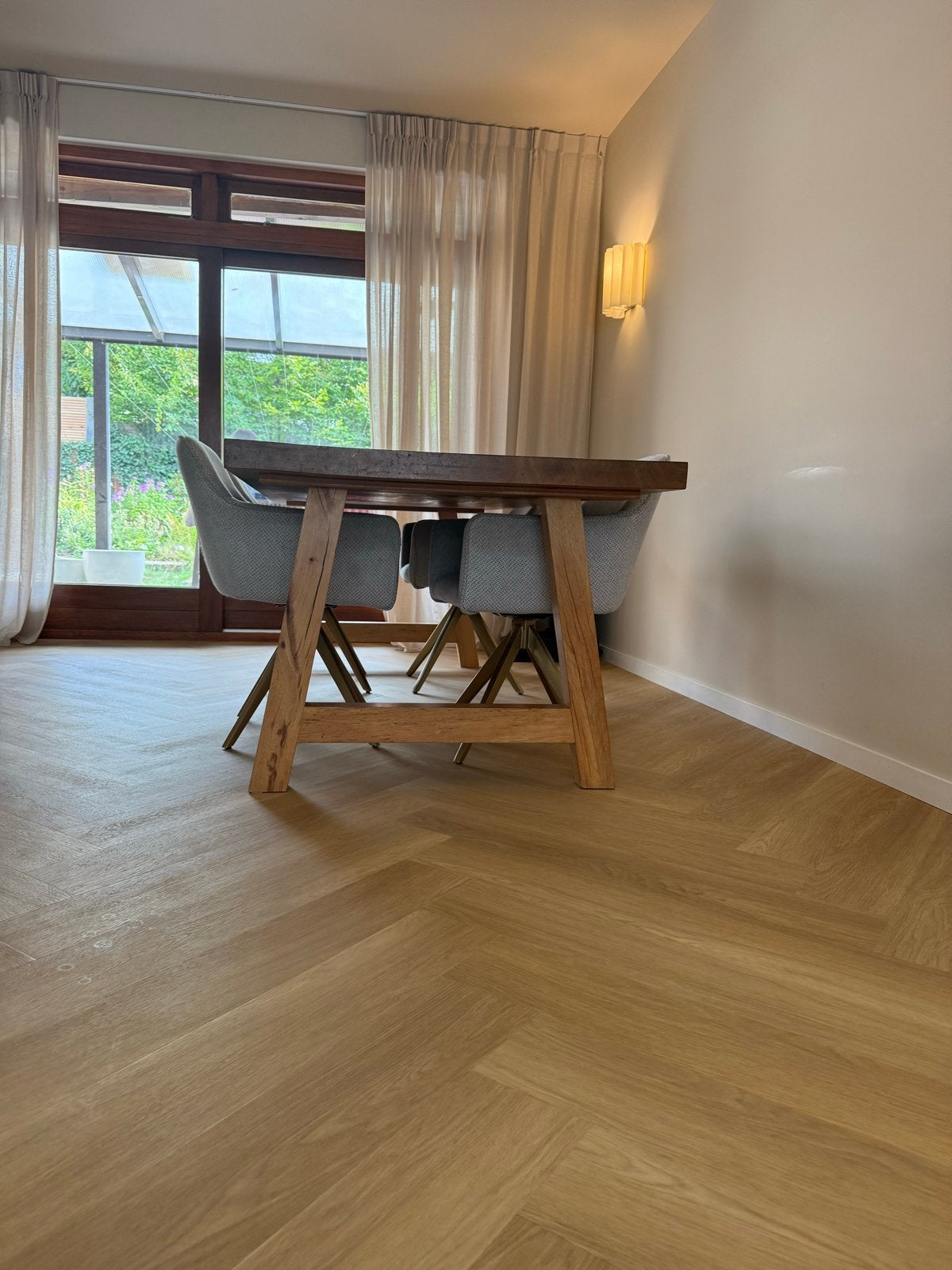 4 Jesper Home stoelen met gouden messing poten, Huis en Inrichting, Ophalen, Gebruikt, Vier, Metaal
