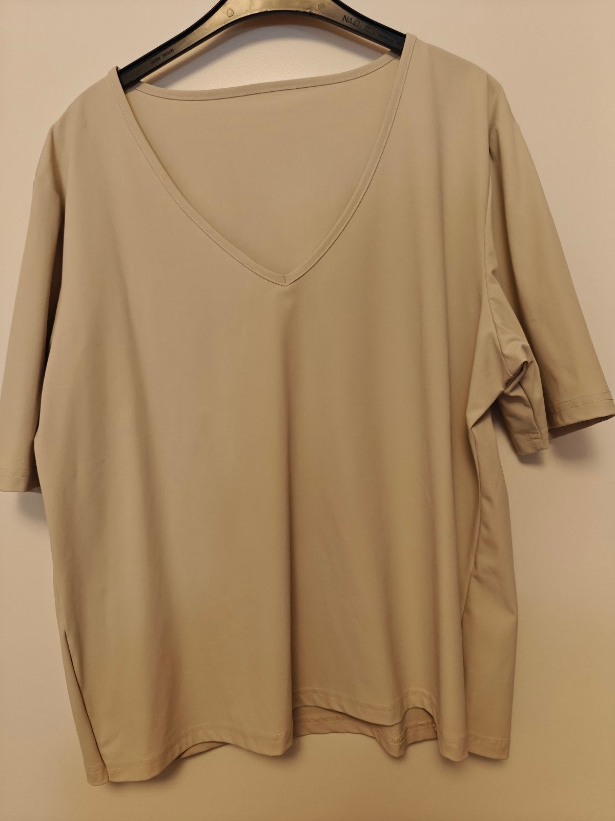 Beige top van Nicolette Kluivert travel stof XXL, Kleding | Dames, Beige, Maat 46/48 (XL) of groter, Nieuw, Ophalen of Verzenden