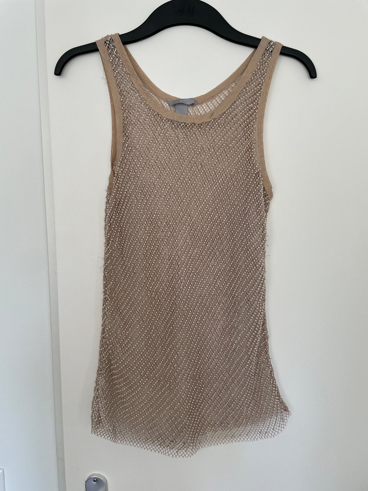 Beige kleur hemdje/ topje met kleine kraaltjes van h&m Xs/ S, Beige, Ophalen of Verzenden, Zo goed als nieuw, Zonder mouw