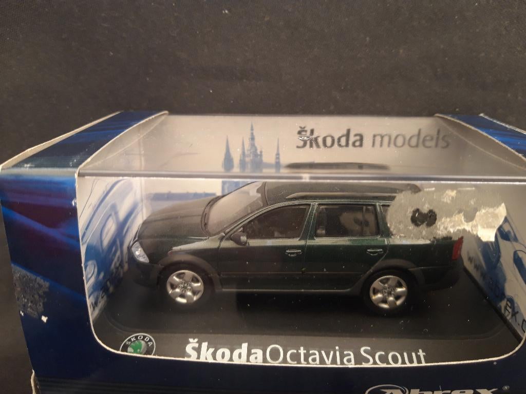 Skoda Octavia Combi Scout Highland Green –  Abrex 1:43, Ophalen of Verzenden, Zo goed als nieuw, Auto, Overige merken