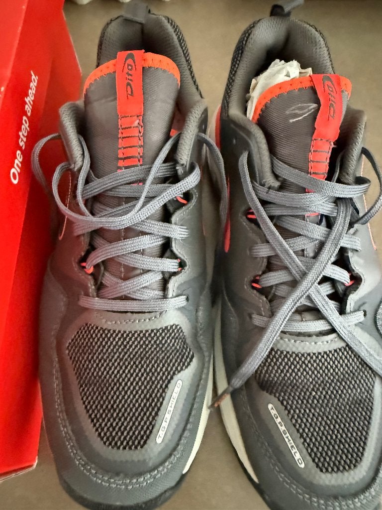 Dita Extreme kunstgras schoenen maat 42 als nieuw., Ophalen of Verzenden, Zo goed als nieuw, Schoenen