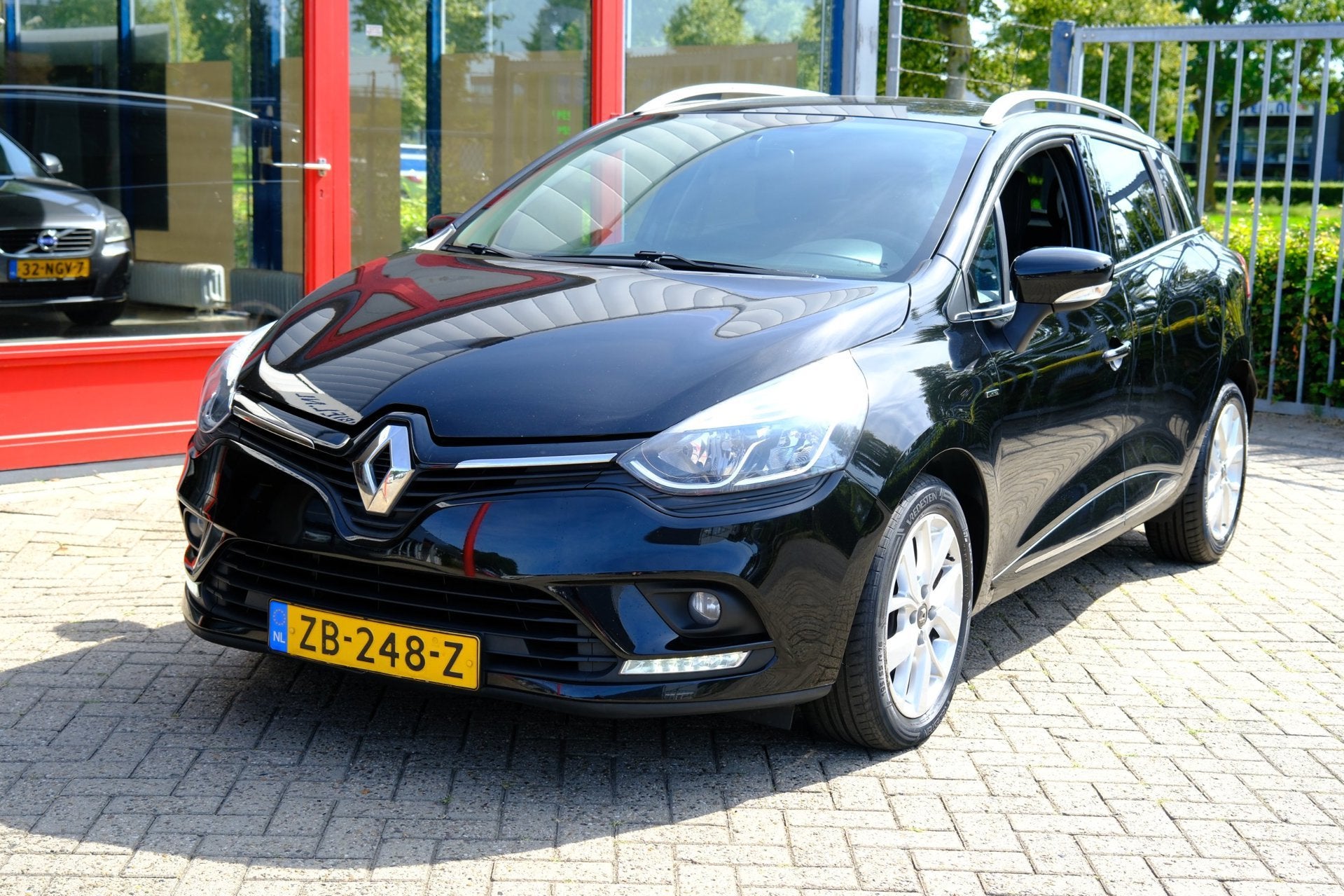 Foto 24 van Renault Clio Estate 0.9 TCe Limited Navi|Airco|LMV|DAB