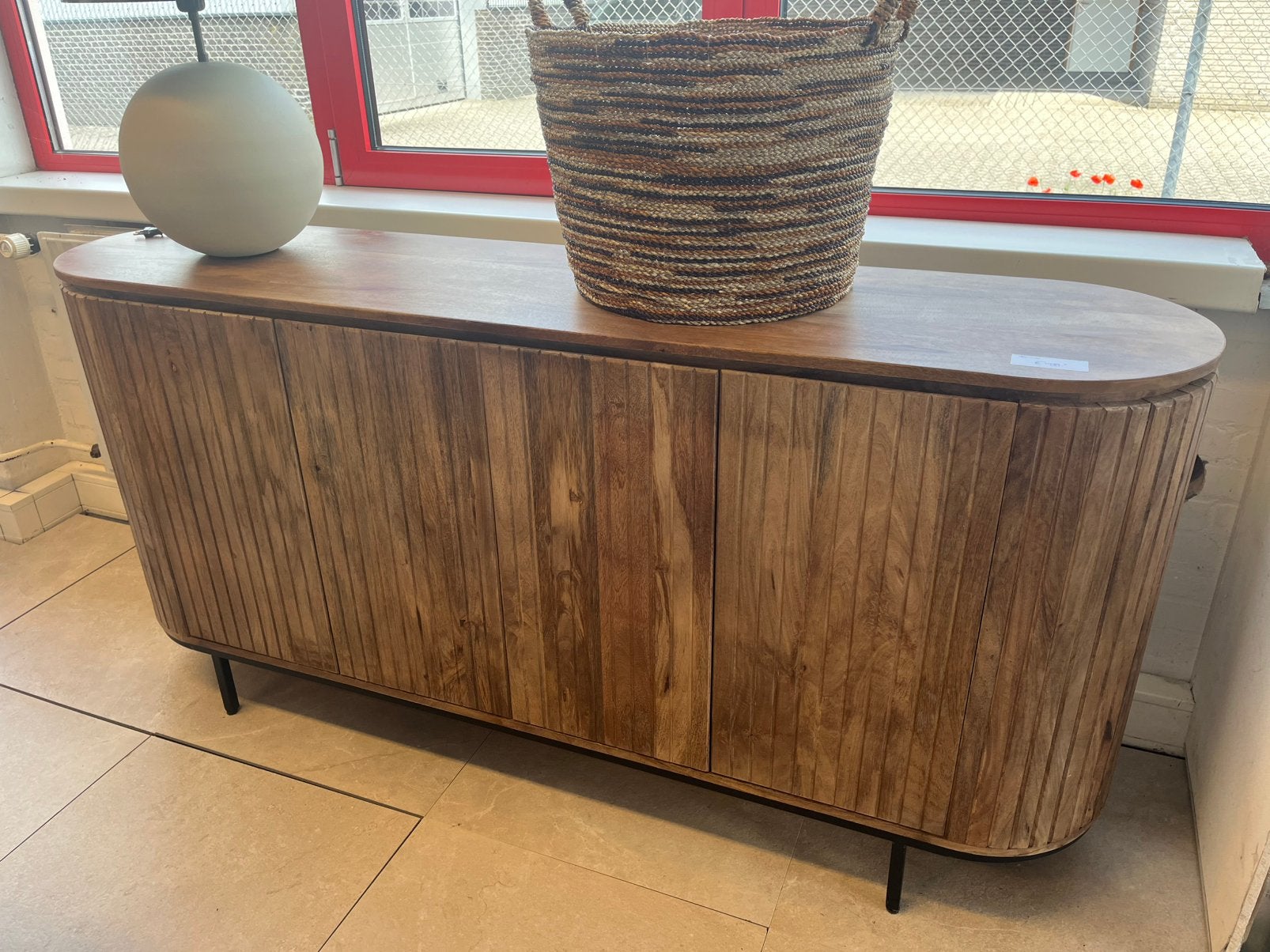Magazijn leegverkoop dressoir retro Remi mangohout ribbel, Nieuw, Ophalen of Verzenden, Info@wkhome.nl, Argonweg 20 Amersfoort