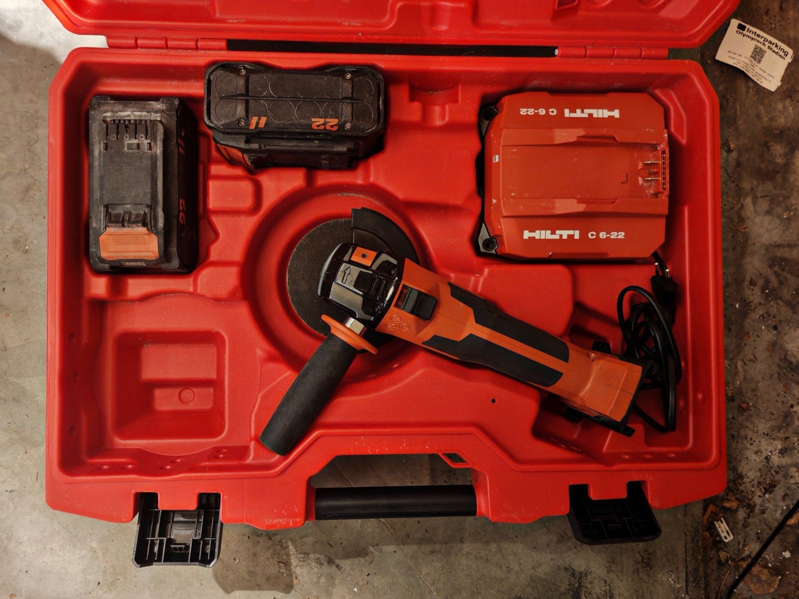 Hilti AG 6D-22 haakse slijptol, complete set 2 accu's 8.0ah, Ophalen, Zo goed als nieuw