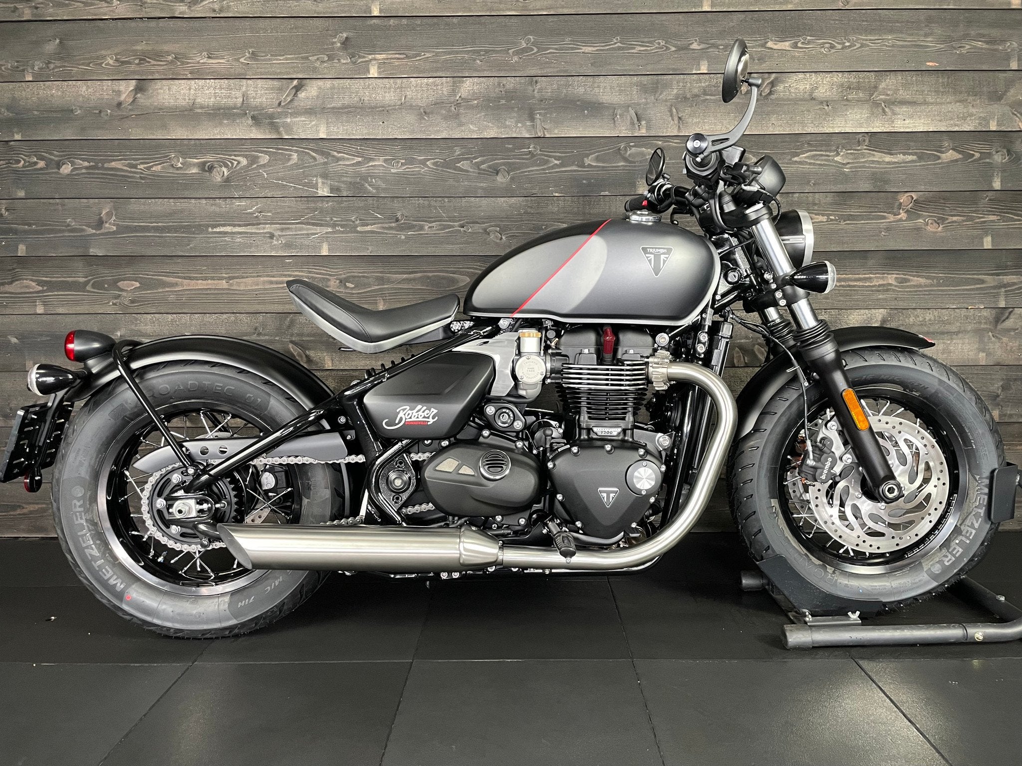 Triumph BONNEVILLE BOBBER SATIN GREY (bj 2026), Motoren, Motoren | Triumph, Chopper, Bedrijf, Meer dan 35 kW, 1200 cc
