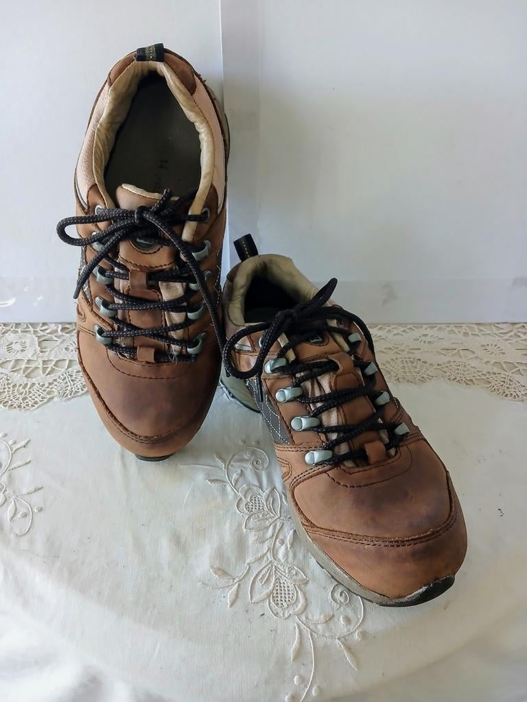 Bruine wandelschoenen HUMAN NATURE mt 38, Ophalen of Verzenden, Zo goed als nieuw, Schoenen