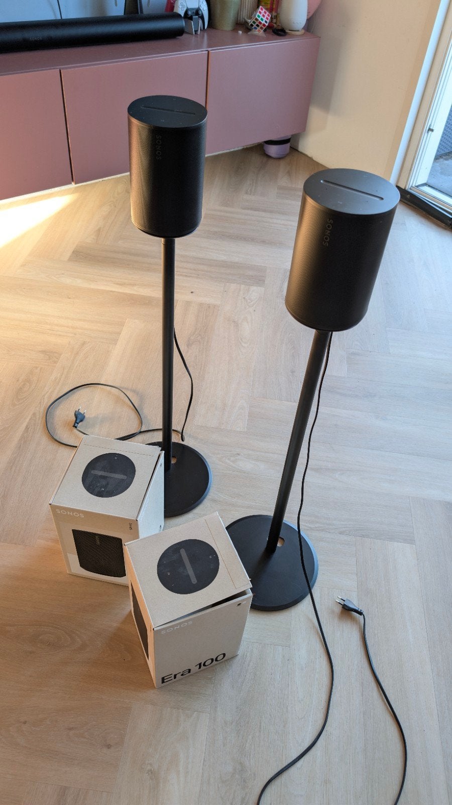 Zo goed als nieuw: 2x Sonos Era 100 SL + Poten & Garantie, Audio, Tv en Foto, Luidsprekers, Ophalen, Slimme speaker, Zo goed als nieuw