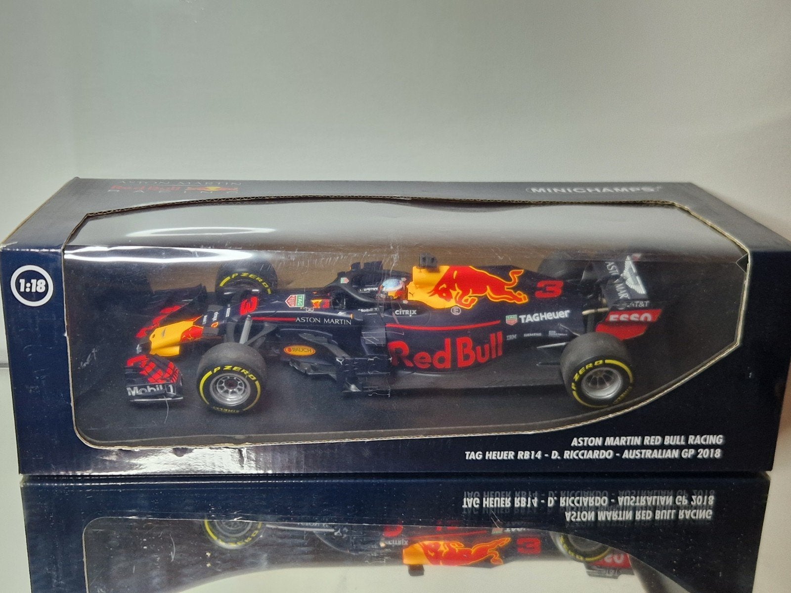Minichamps 1:18 Red Bull Racing RB14 D. Ricciardo, Ophalen of Verzenden, Zo goed als nieuw, Auto, MiniChamps