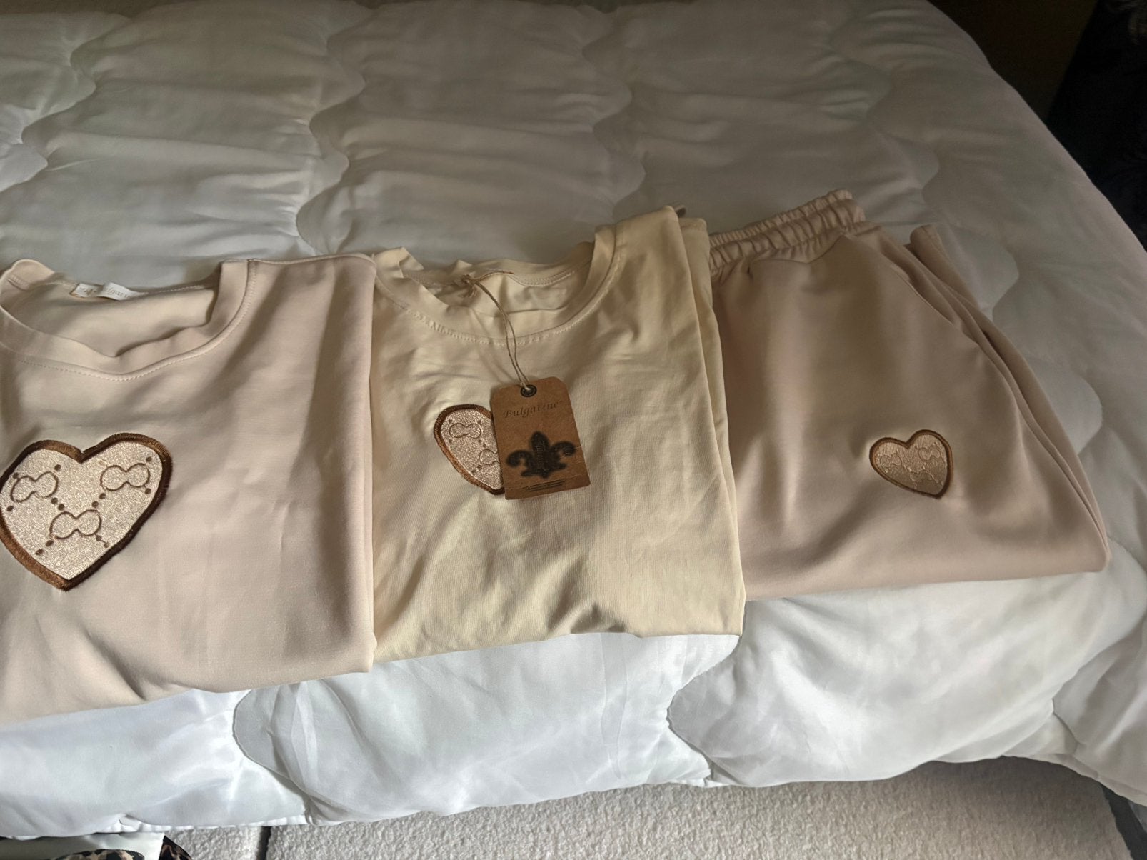 3delig joggingpak mt 44 broek tshirt jogging shirt €20, Verzenden, Nieuw, Maat 42/44 (L), Beige