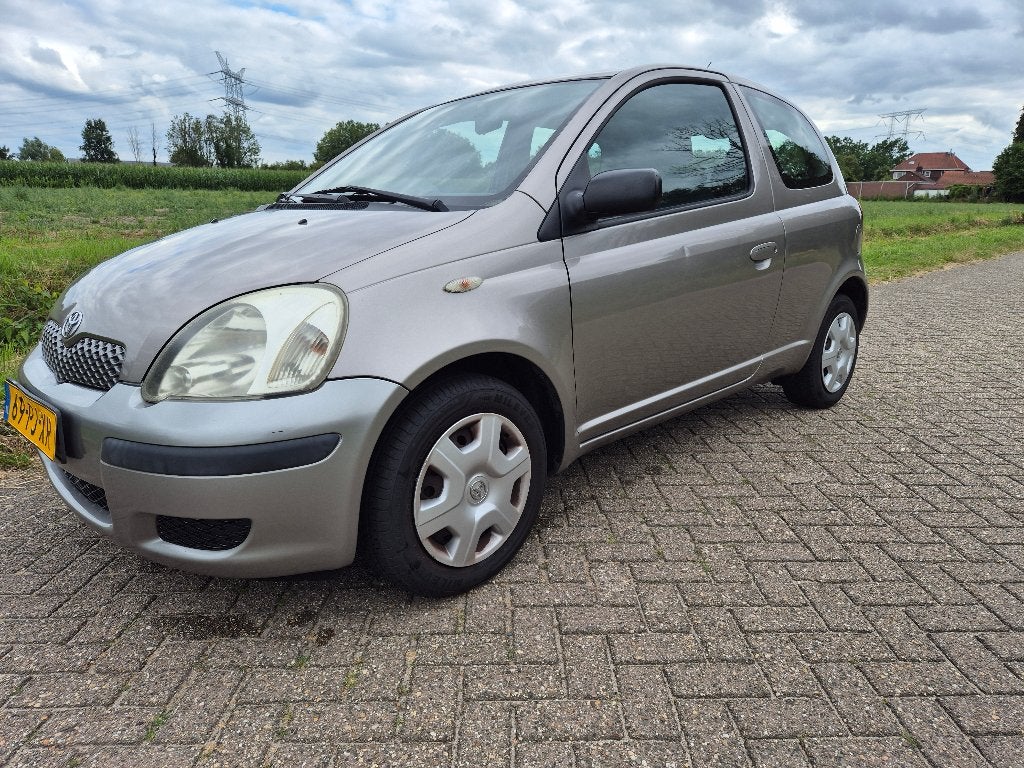 Toyota Yaris 1.3 16V Vvti 3DR Linea Terra 2004 Grijs