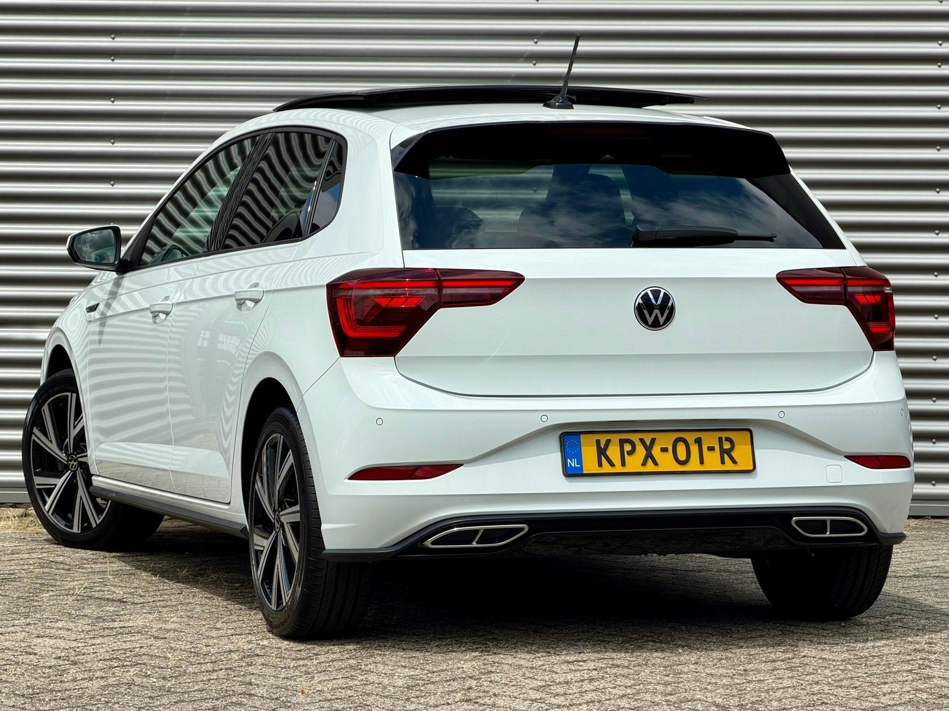 Volkswagen Polo 1.0 TSI R-Line DSG | Panorama I IQ Light | D, Dealer onderhouden, Gebruikt, Euro 6, 95 pk