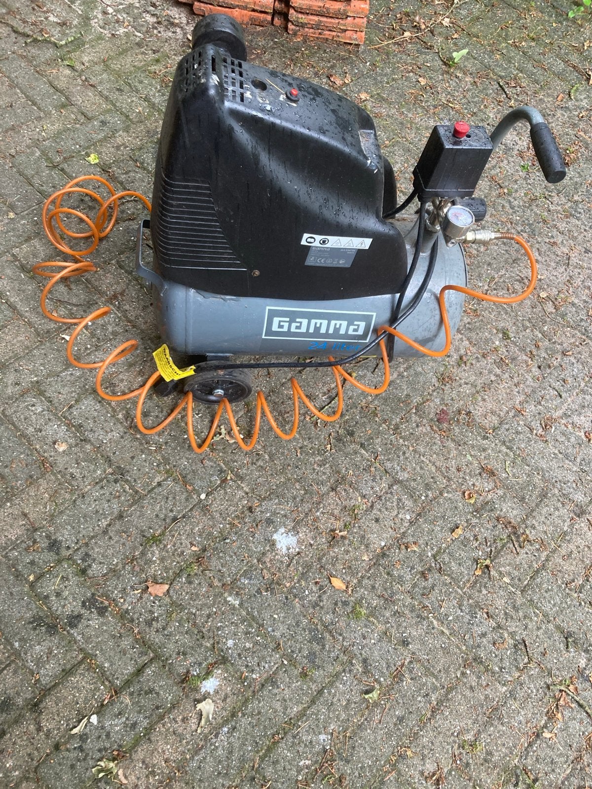 Gamma Compressor met slang - Gebruikt, Doe-het-zelf en Verbouw, 6 tot 10 bar, Ophalen of Verzenden, Zo goed als nieuw, 25 tot 100 liter