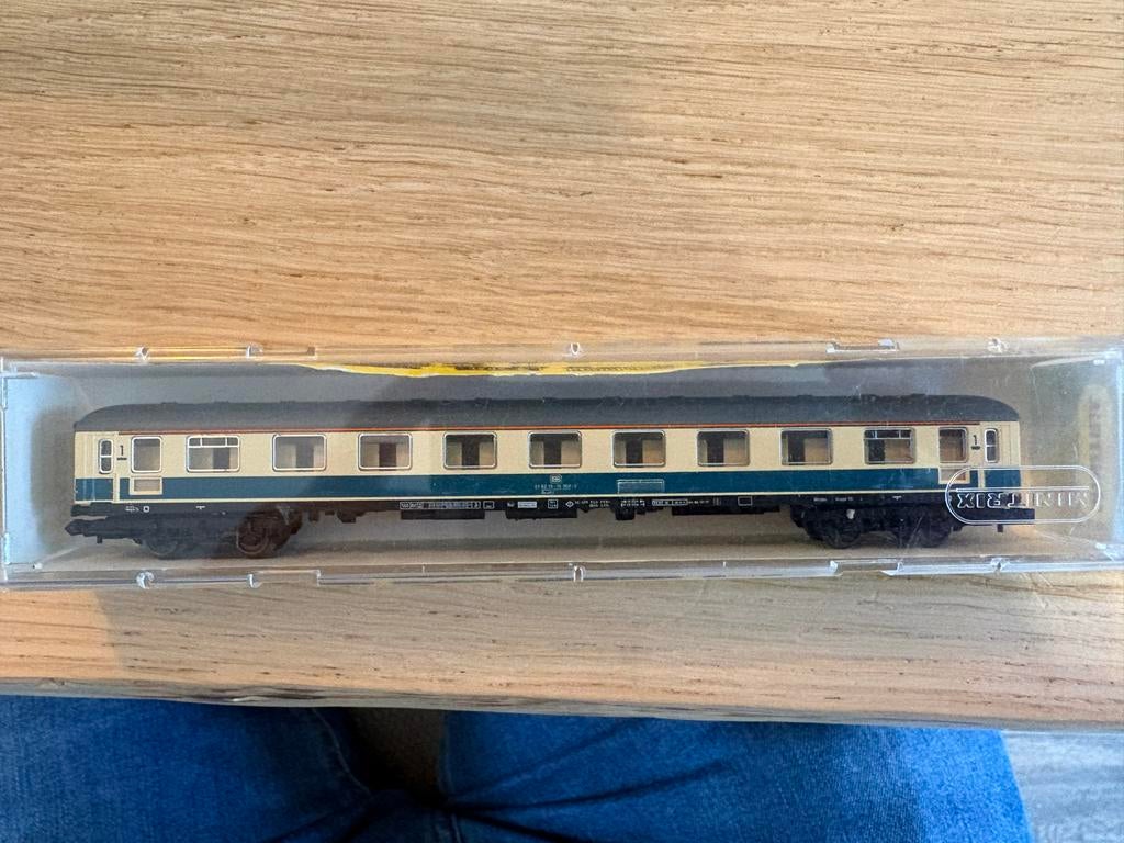 Minitrix DB ABm 225 Eersteklas Rijtuig N-Spoor Oceaanblauw/B, Ophalen of Verzenden, Zo goed als nieuw, Wagon, Trix