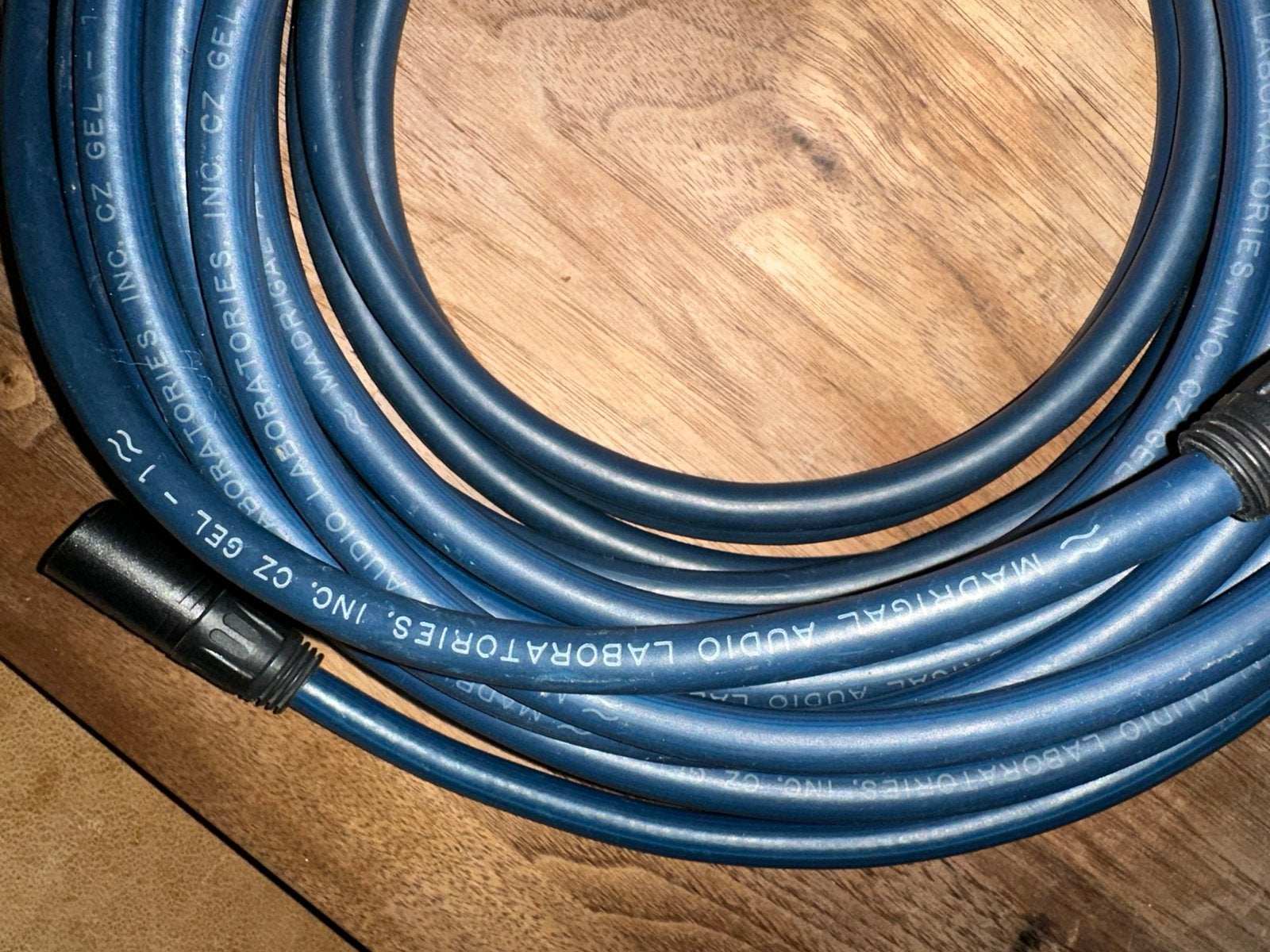 Madrigal cz gel 1 zes m lang xlr, Audio, Tv en Foto, Ophalen of Verzenden, Gebruikt, 5 tot 10 meter, Interlink-kabel