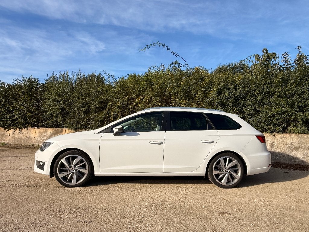 Seat LEON ST 1.4 TSI FR / 175PK / DSG / Automaat / Stoelverw, Auto's, Zwart, 4 cilinders, Leon, Leder en Stof
