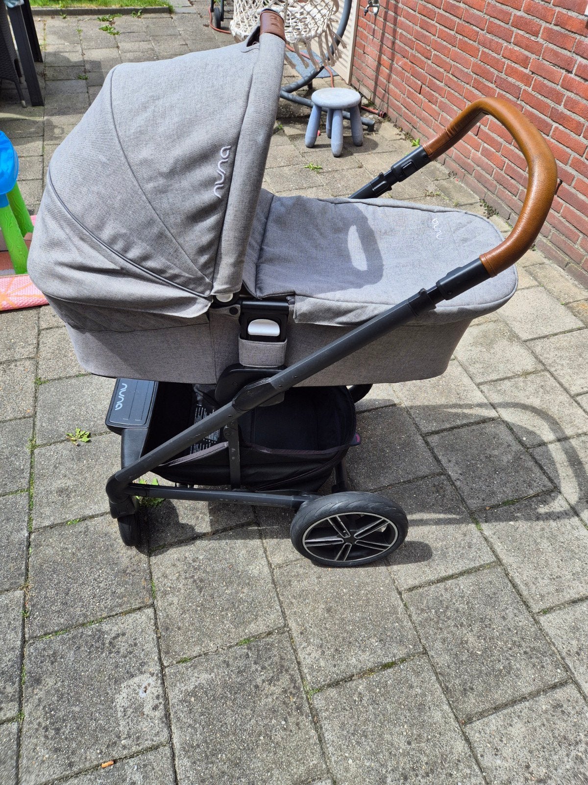 Nuna Mixx Next kinderwagen met autostoel en reiswieg, Zo goed als nieuw, Combiwagen, Verstelbare duwstang, Ophalen