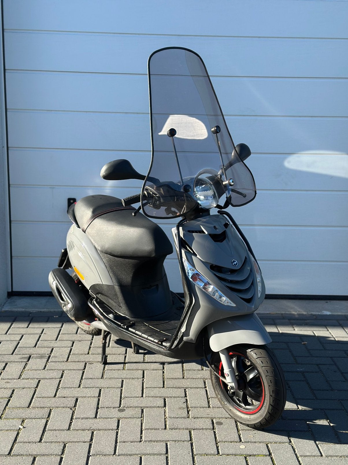 PIAGGIO ZIP 2024 IGET 50cc Snor (skr zip tph runner) 80cc, Fietsen en Brommers, Ophalen of Verzenden, Zo goed als nieuw, Benzine