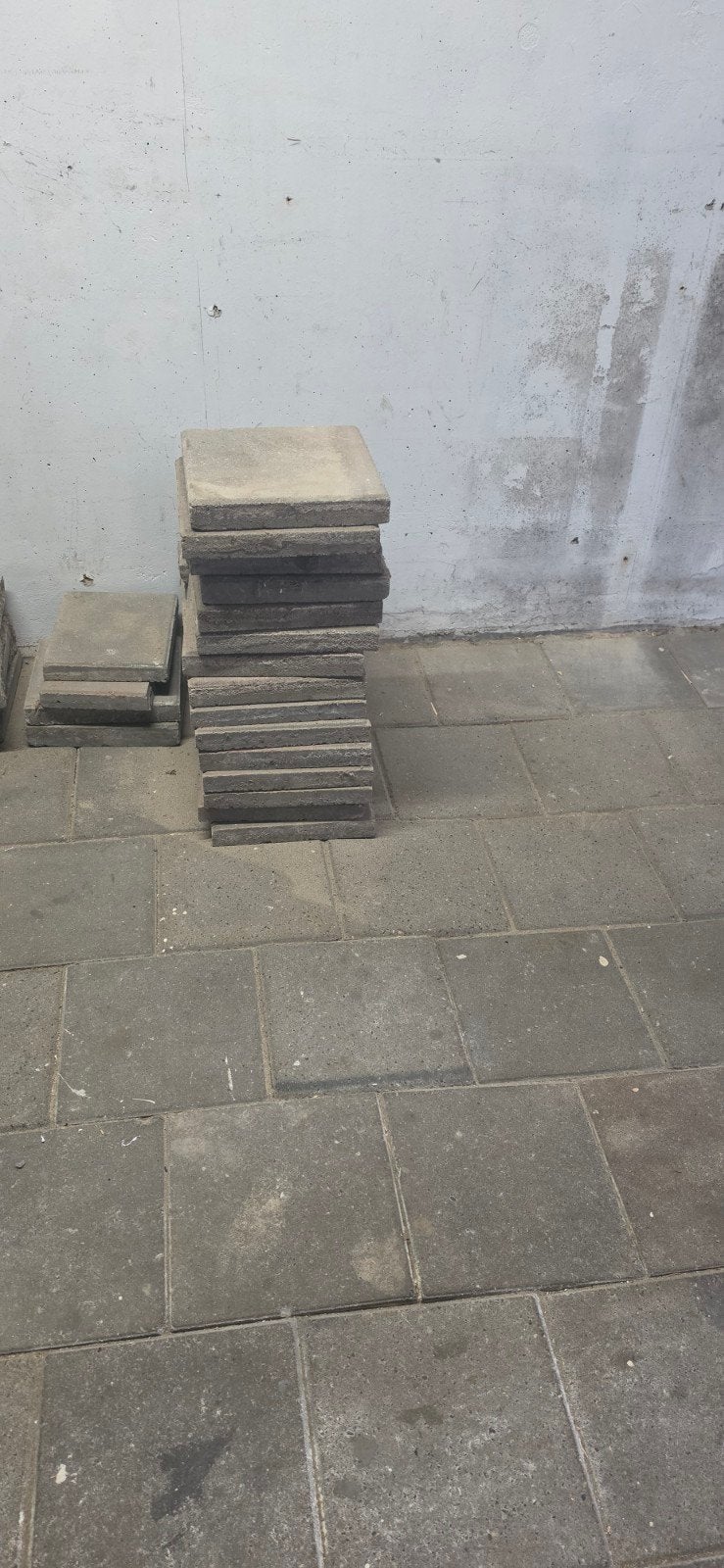 stoeptegels 30 x 30 gratis af te halen 100 stuks, Ophalen, Gebruikt, Beton, Terrastegels
