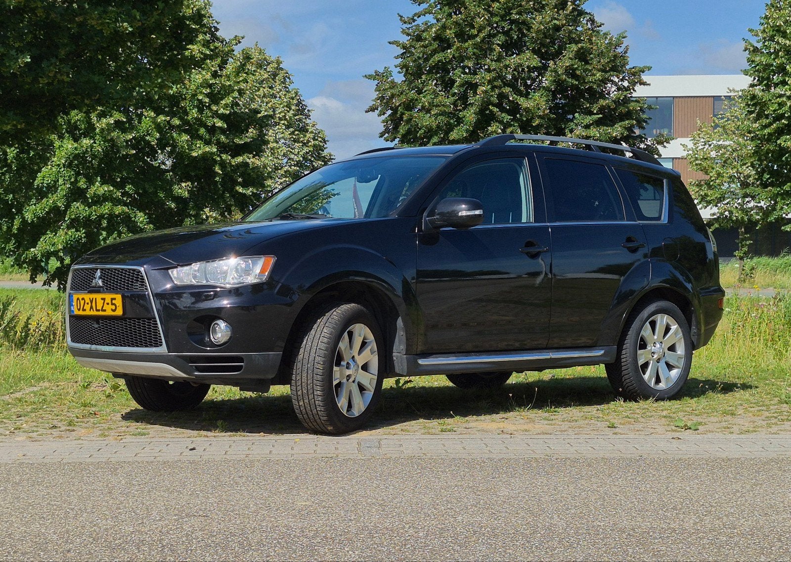 Mitsubishi Outlander 2.0 MPI 2WD automaat 2012 Zwart 215k km, Auto's, Mitsubishi, Outlander, Zwart, 4 cilinders, Zwart