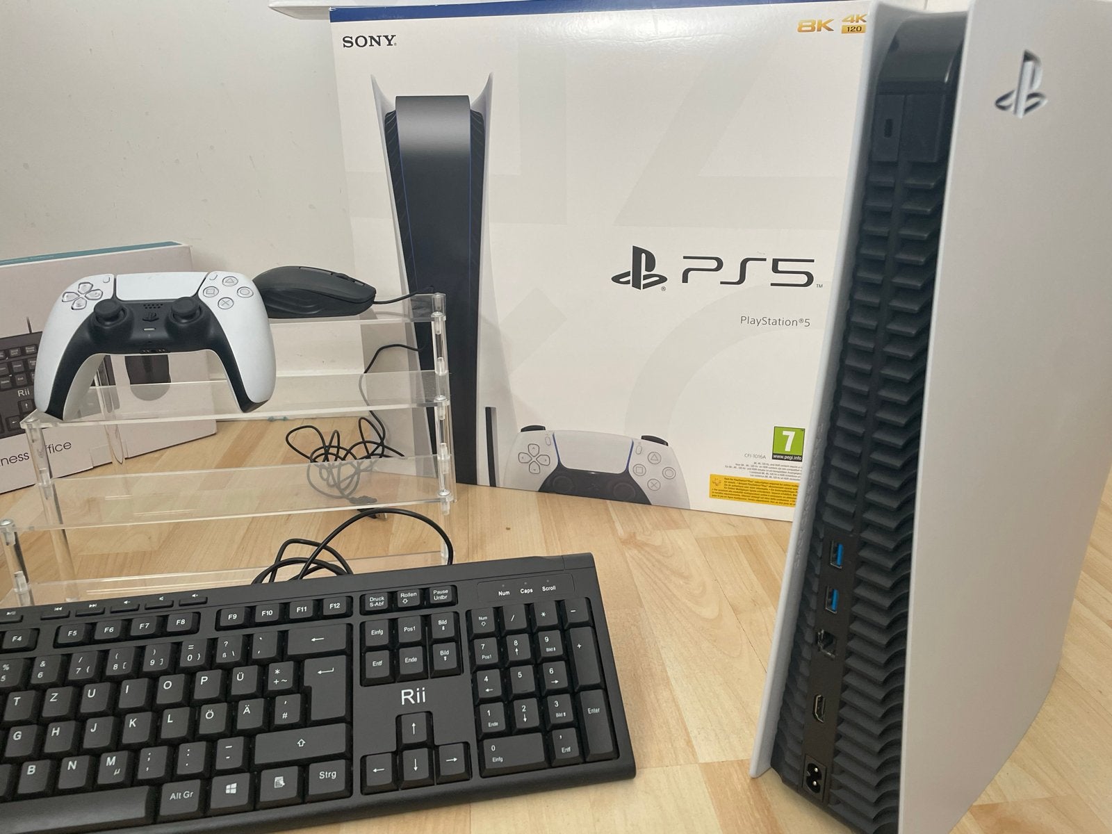 Foto 7 van PS5 Disc Edition + PS Portal — GTA 6 Remote Setup