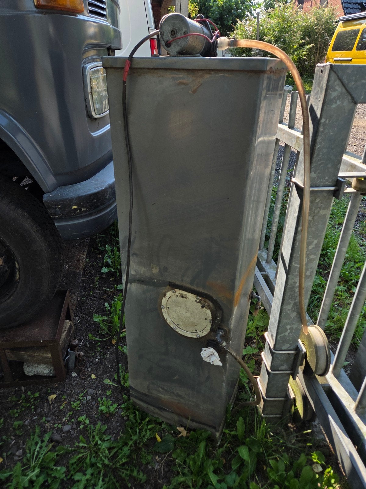 Grote schoonwater tank met pomp, Caravans en Kamperen, Ophalen of Verzenden, Gebruikt